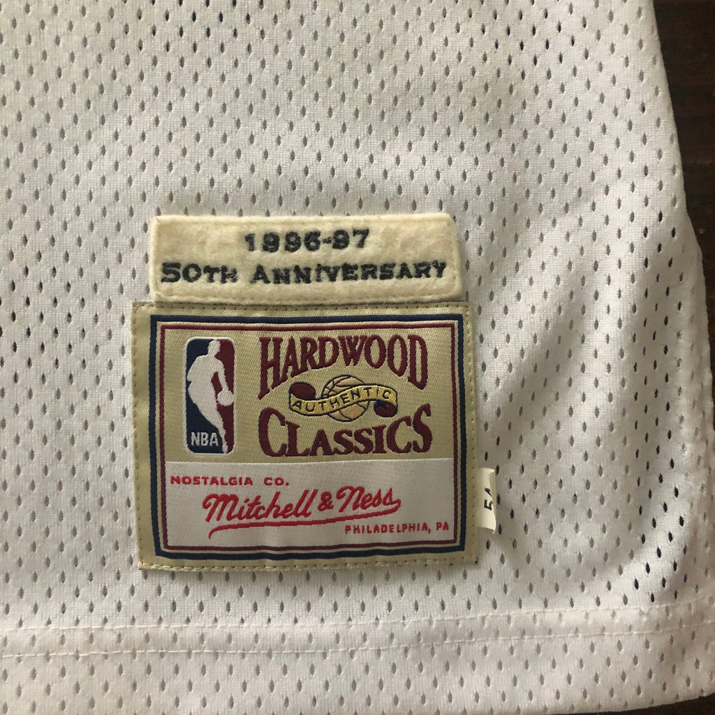 Charles Oakley New York Knicks Mitchell & Ness Hardwood Classics Bling  Concert Player Shirt - Peanutstee
